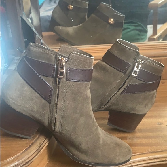 Coach ankle high Booties - Picture 3 of 7